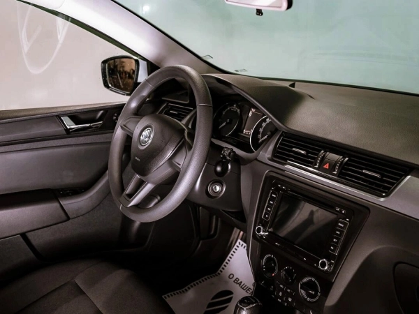 Skoda Rapid, I Рестайлинг фото №7