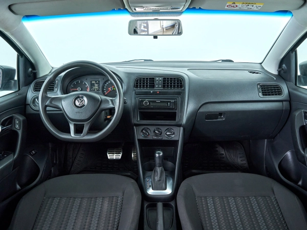 Volkswagen Polo, V Рестайлинг фото №6