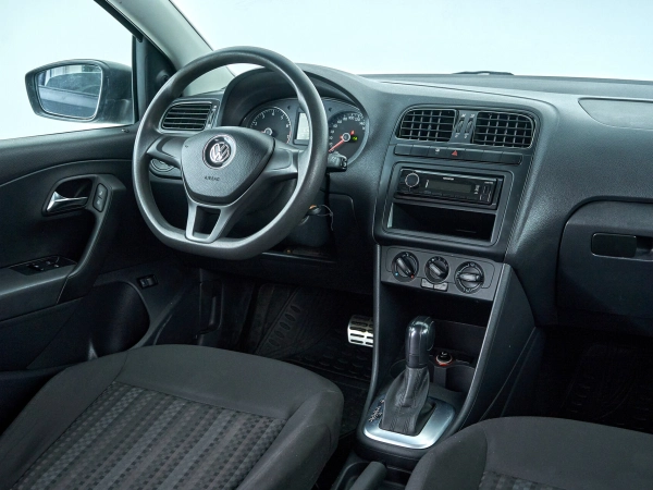 Volkswagen Polo, V Рестайлинг фото №9