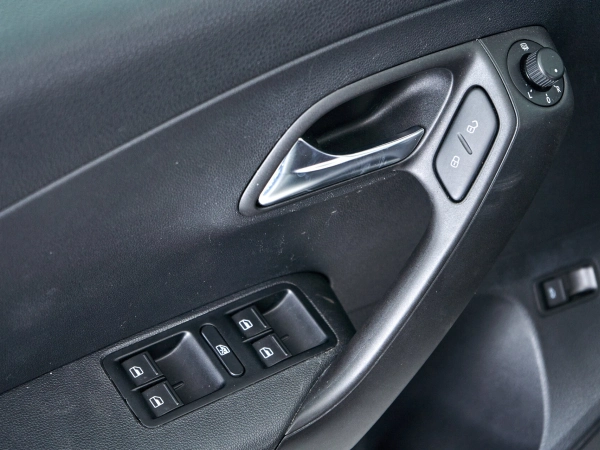 Volkswagen Polo, V Рестайлинг фото №14