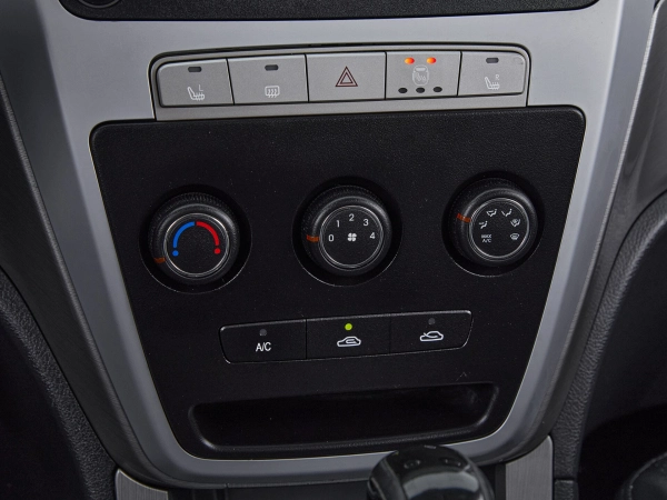 Geely Emgrand X7, I фото №16