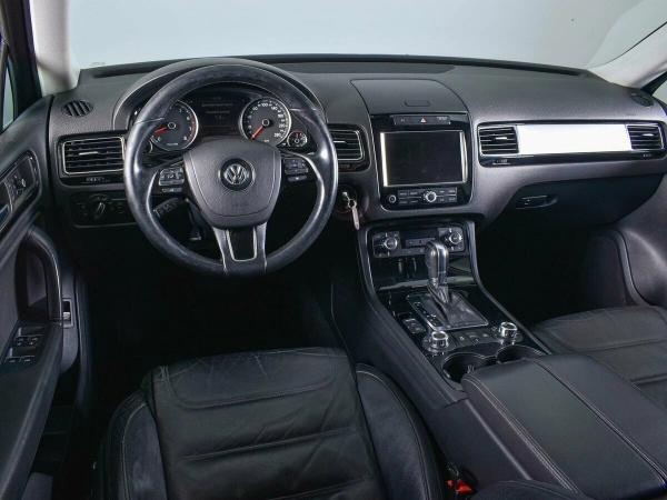 Volkswagen Touareg, II фото №6