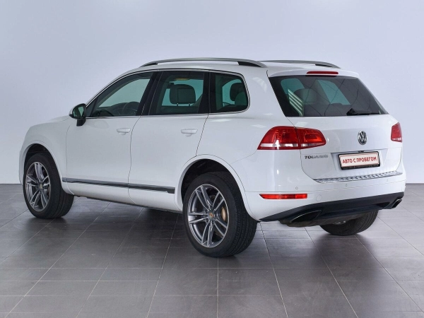 Volkswagen Touareg, II фото №3