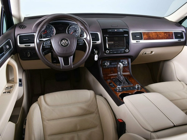 Volkswagen Touareg, II фото №6