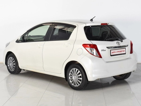 Toyota Vitz, III (XP130) фото №3