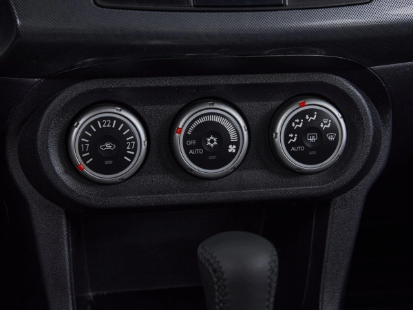 Mitsubishi Lancer, X фото №12