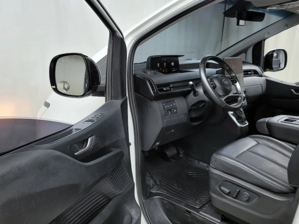 Hyundai Staria, I фото №8