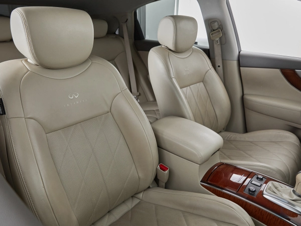Infiniti QX70, I фото №11