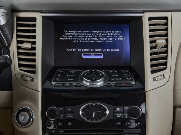 Infiniti QX70, I фото №15