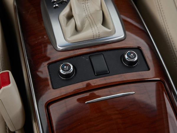 Infiniti QX70, I фото №18