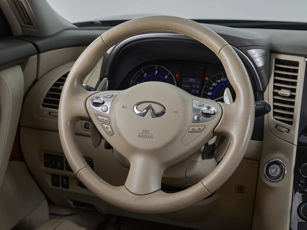 Infiniti QX70, I фото №19