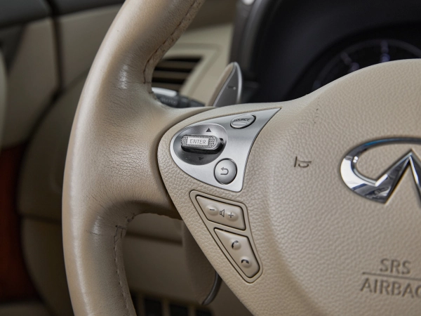Infiniti QX70, I фото №20