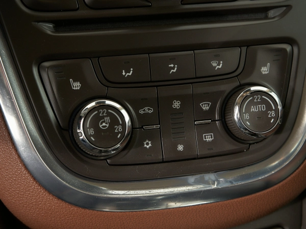 Opel Mokka, I фото №19