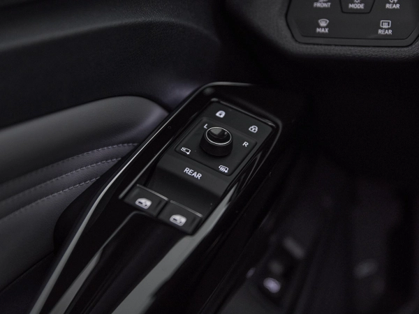 Volkswagen ID.4, I фото №18