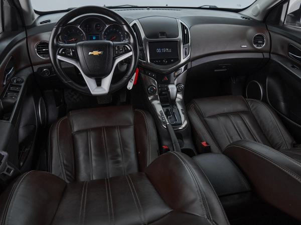 Chevrolet Cruze, I Рестайлинг фото №9