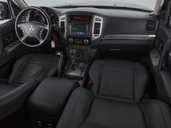 Mitsubishi Pajero, IV Рестайлинг 2 фото №10