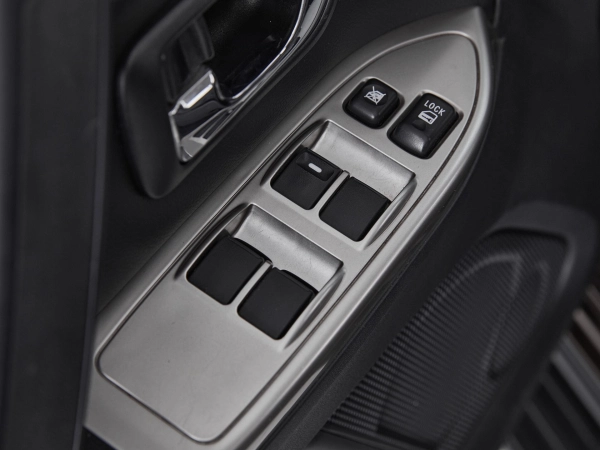 Mitsubishi Pajero, IV Рестайлинг 2 фото №19