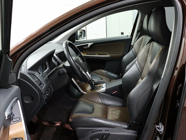 Volvo XC60, I Рестайлинг фото №8
