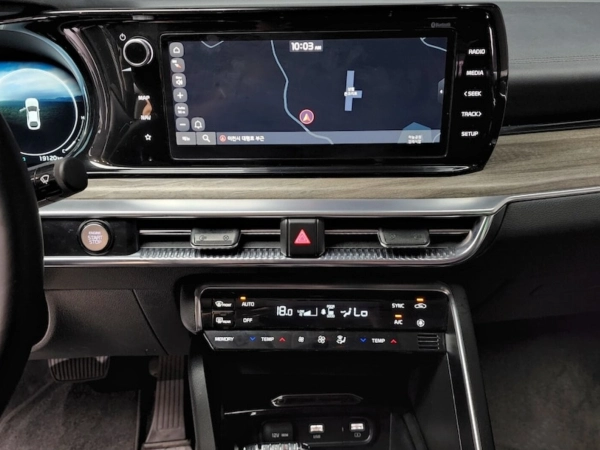 Kia K5, III фото №13