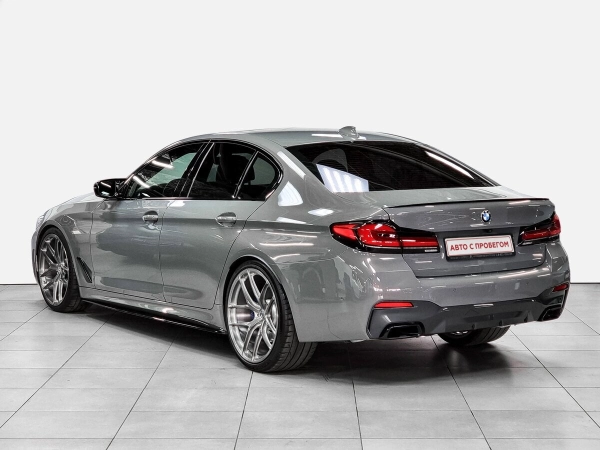 BMW 5 серии, VII (G30/G31/G38) Рестайлинг фото №3
