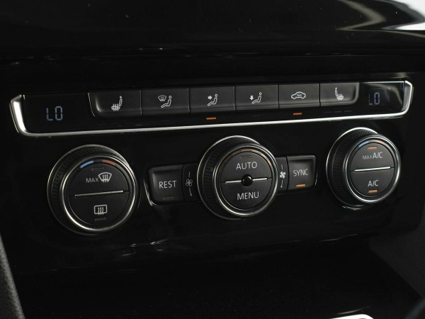 Volkswagen Passat, B8 фото №10