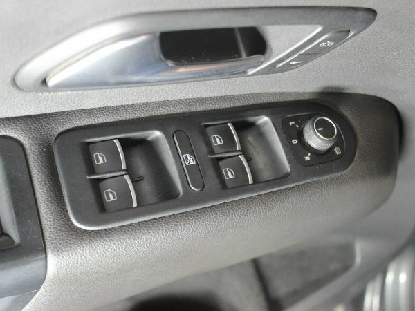 Volkswagen Amarok, I Рестайлинг фото №11
