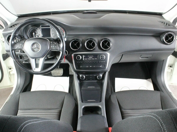 Mercedes-Benz A-Класс, III (W176) фото №6
