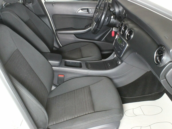 Mercedes-Benz A-Класс, III (W176) фото №9
