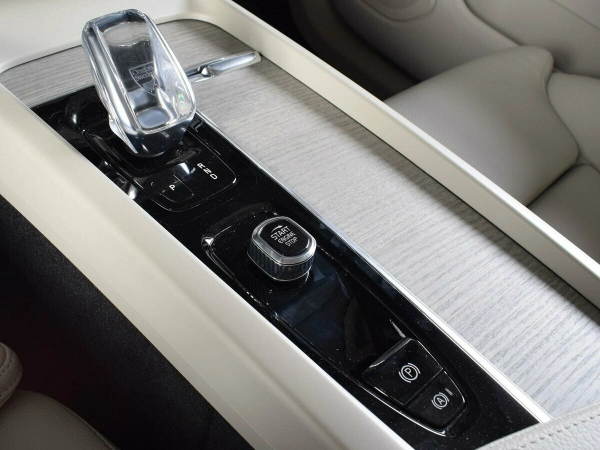 Volvo XC60, II Рестайлинг фото №8