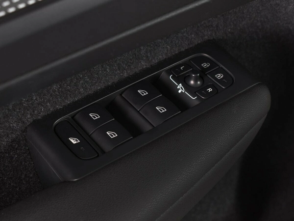 Volvo XC40, I фото №10