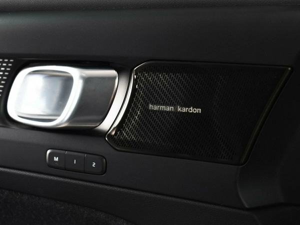 Volvo XC40, I фото №8