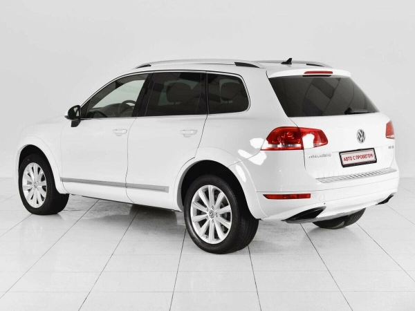 Volkswagen Touareg, II фото №3