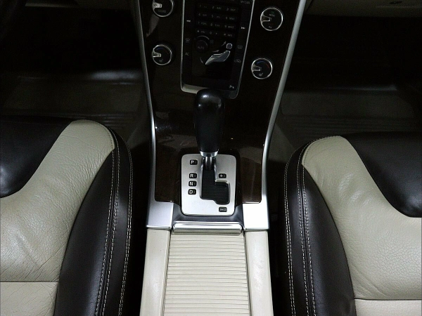 Volvo XC60, I фото №13