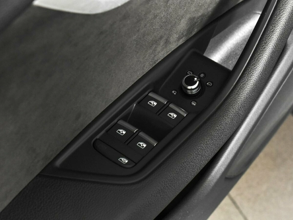 Audi A4, V (B9) фото №16