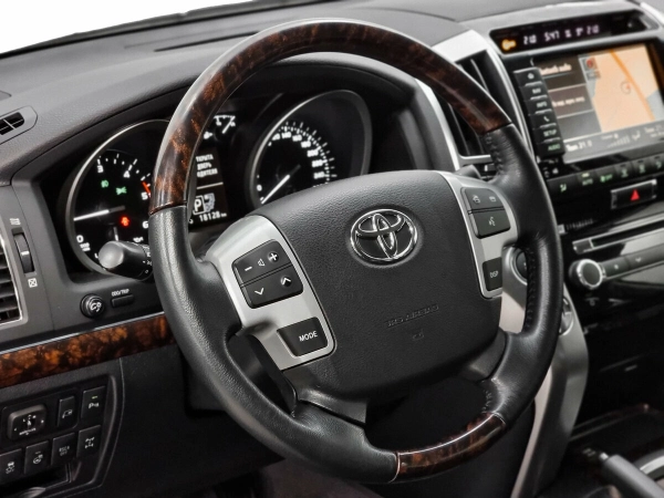 Toyota Land Cruiser, 200 Series Рестайлинг 1 фото №9