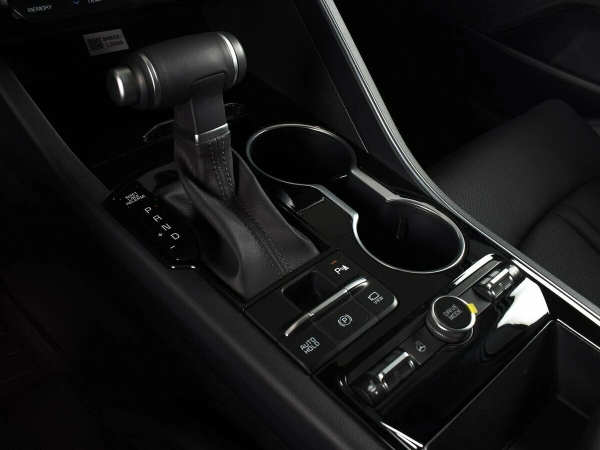 Kia K5, III фото №8