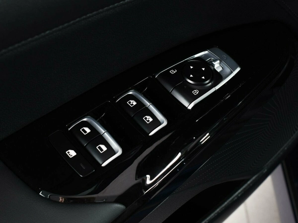 Kia K5, III фото №9