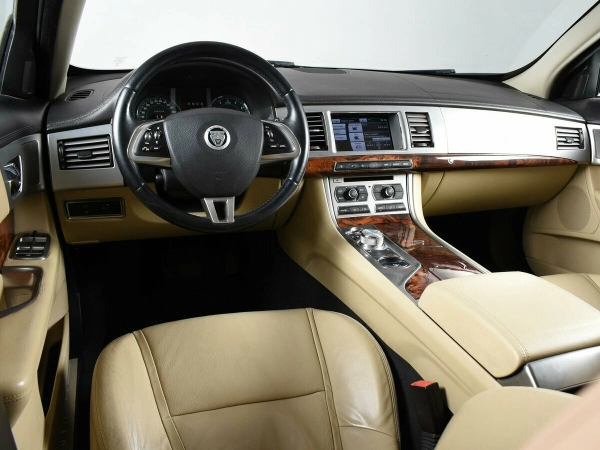 Jaguar XF, I Рестайлинг фото №6