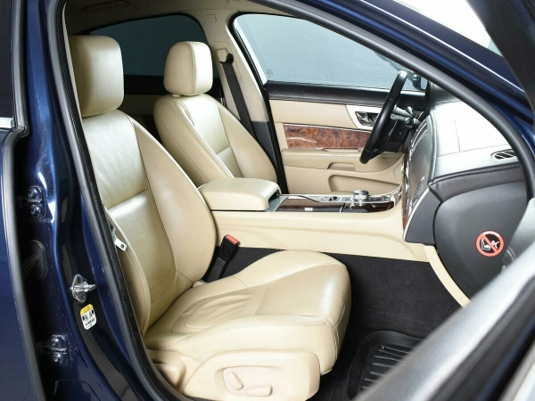 Jaguar XF, I Рестайлинг фото №7