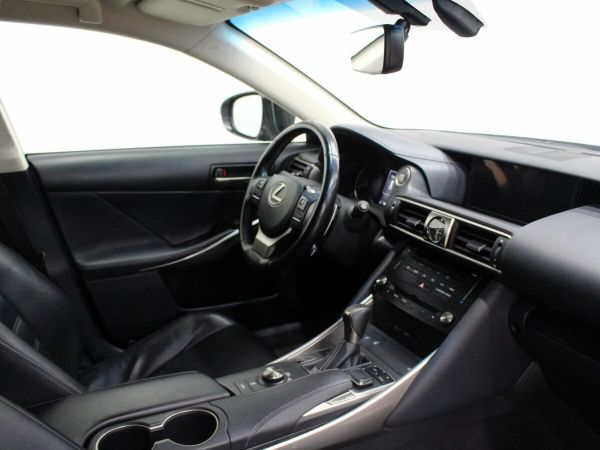 Lexus IS, III Рестайлинг фото №11