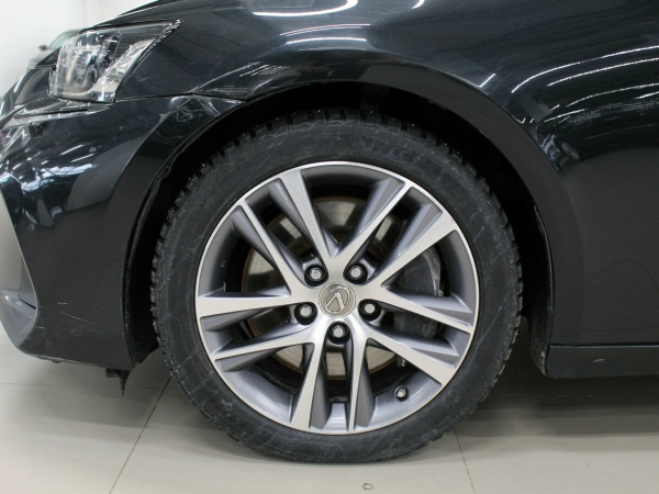 Lexus IS, III Рестайлинг фото №14