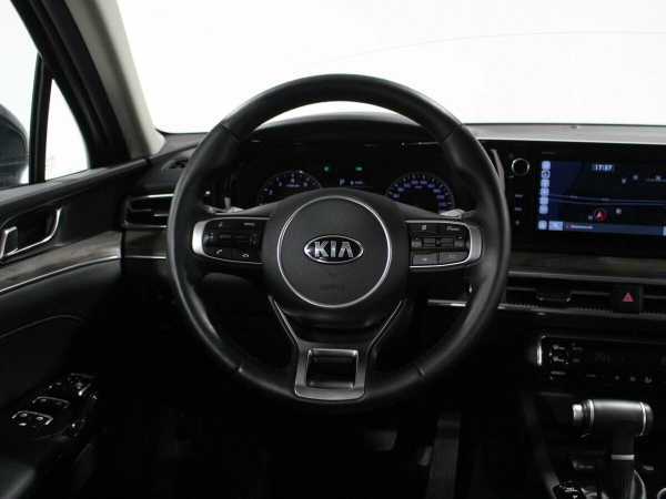 Kia K5, III фото №16