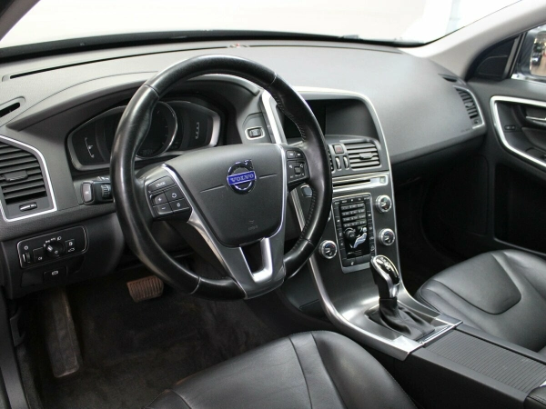 Volvo XC60, I Рестайлинг фото №11