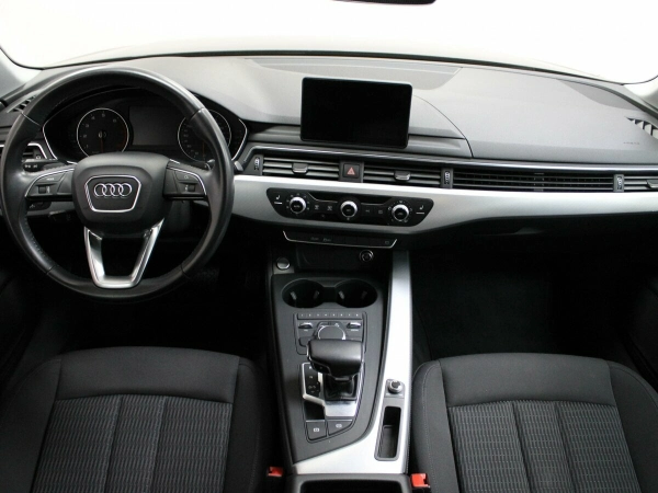 Audi A4, V (B9) фото №10