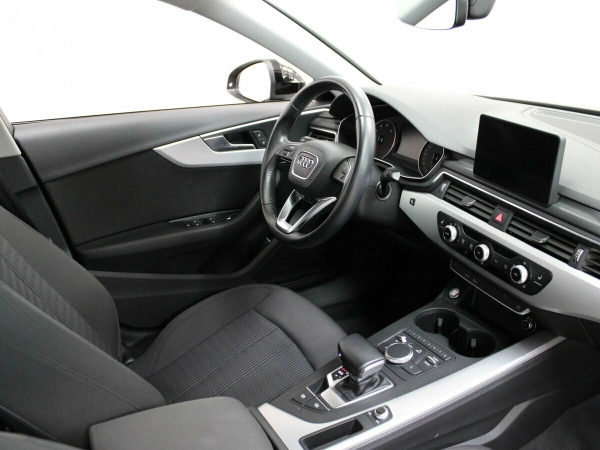 Audi A4, V (B9) фото №11