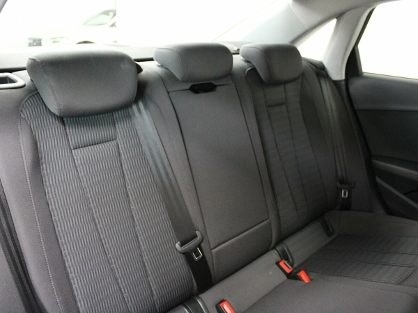 Audi A4, V (B9) фото №13
