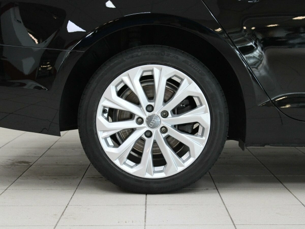 Audi A4, V (B9) фото №9