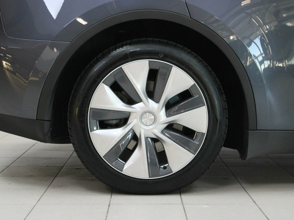 Tesla Model Y, I фото №8