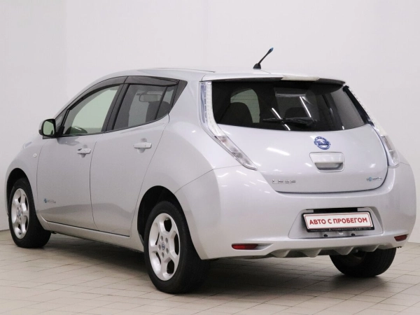 Nissan Leaf, I (ZE0/AZE0) фото №4