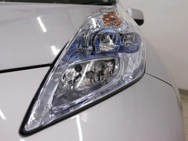 Nissan Leaf, I (ZE0/AZE0) фото №7